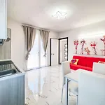 Modern Flat With Terrace For Large Families In *