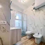 Modern Flat With Terrace For Large Families In Apartman