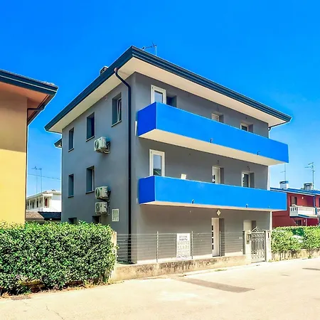 דירה Modern Flat With Terrace For Large Families In